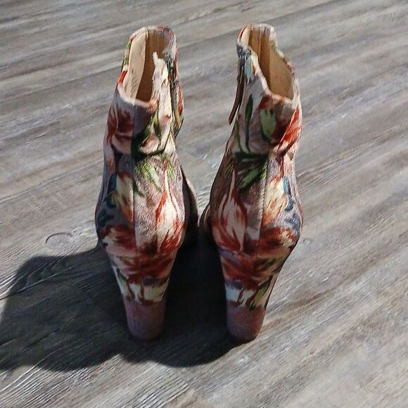 Nine West Savitra  floral block chunky heel ankle booties Sz 7.5 - Picture 4 of 10